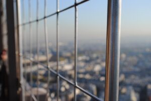 ドライバーの打ち方をマスターするためのレッスンは？